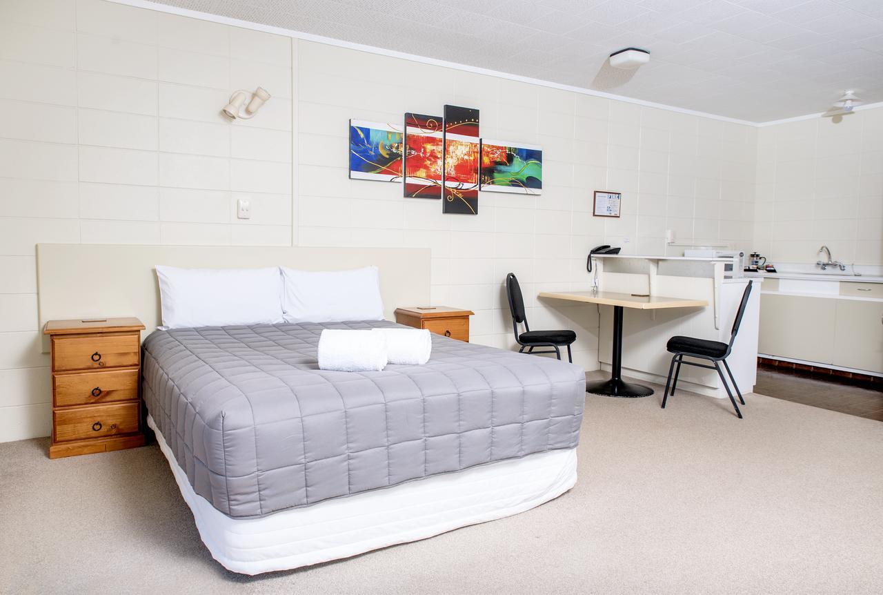 Tourist Court Motel Уакатане Экстерьер фото