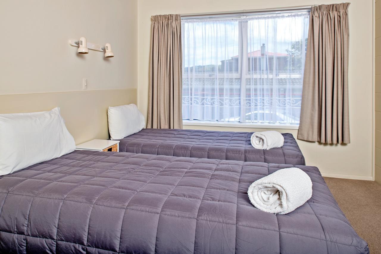 Tourist Court Motel Уакатане Экстерьер фото